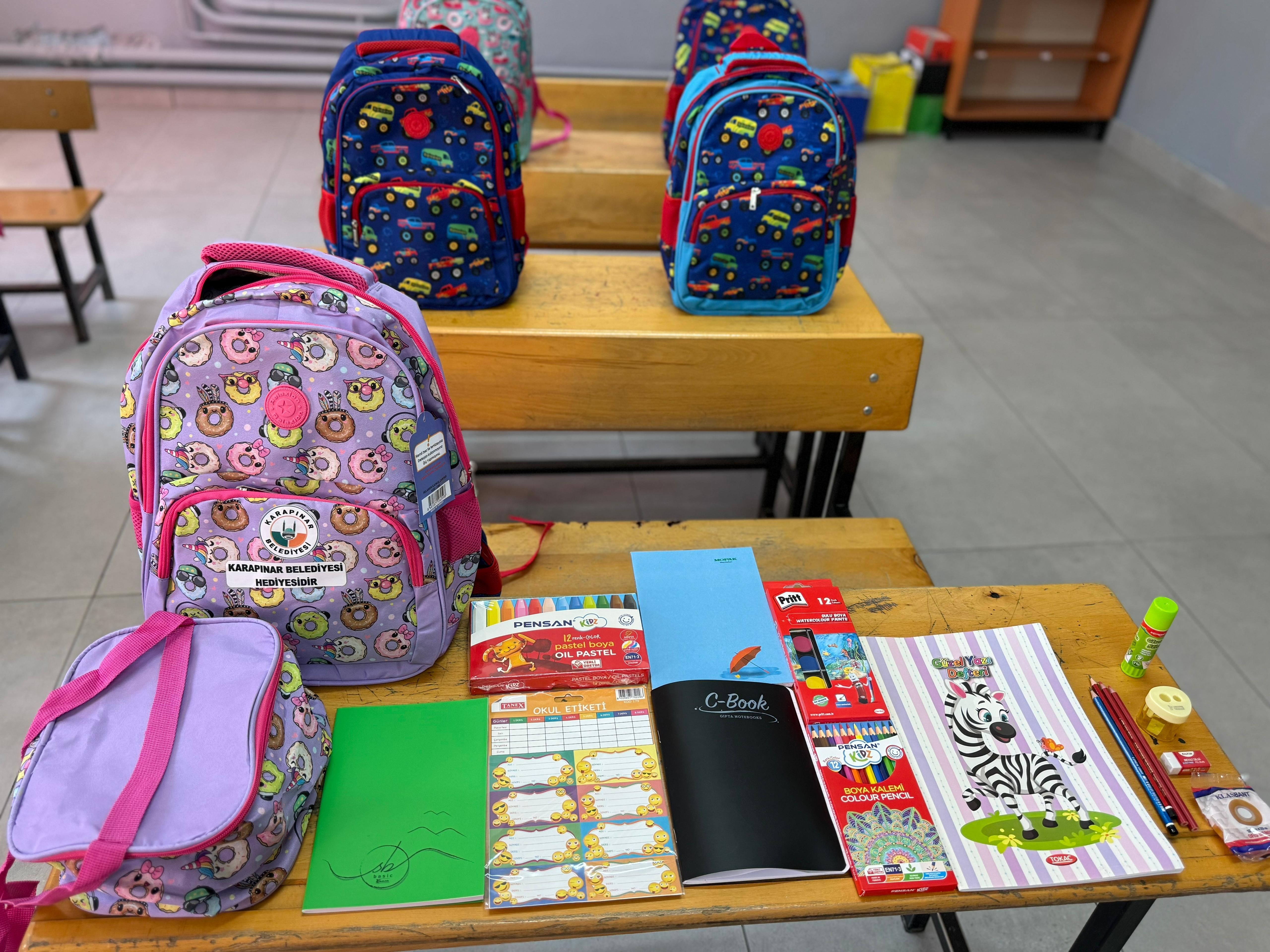 Karapınar'da 900 birinci sınıf öğrencisine kırtasiye desteği