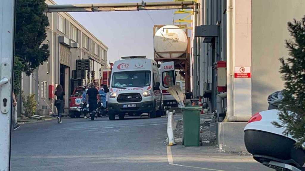 Kimyasal sıvı kazanına düştüler: 1 ölü, 1 yaralı