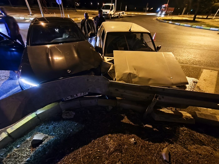 Konya'nın ilçesinde trafik kazasında 2 kişi yaralandı
