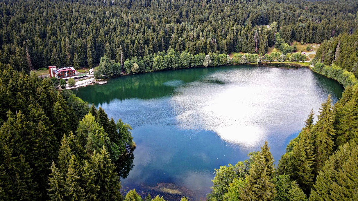 Doğanın kalbinde huzur: Karagöl ziyaretçilerini mest etti