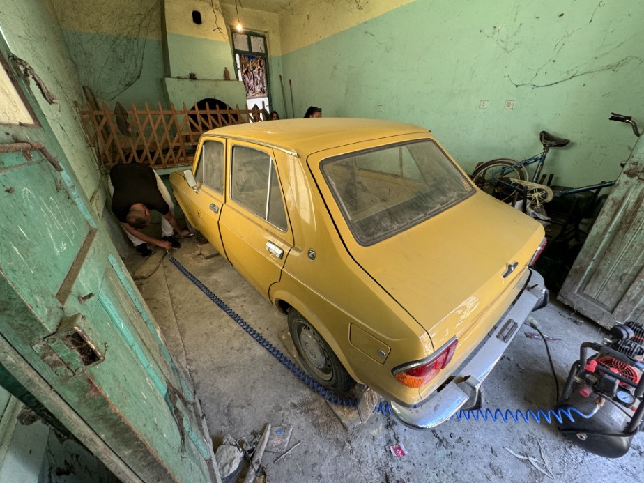 44 yıl garajda korundu, 15 bin euroya satıldı