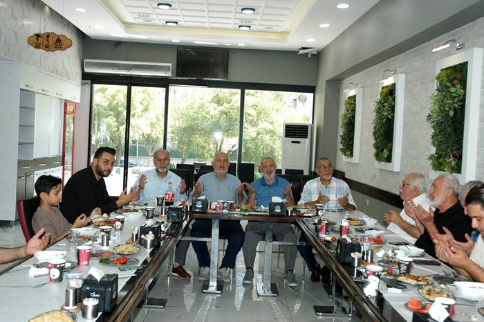 Oruçoğlu Emlak, işadamlarını yemekte buluşturdu