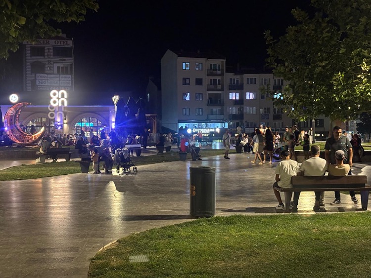Balıkesir beşik gibi: Yine şiddetli sallandı
