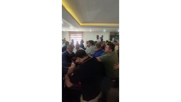 CHP'li meclis üyesi TİP'li başkana küfür etti, ortalık karıştı!