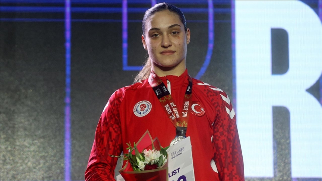 Milli boksör Işıldar yarı finalde