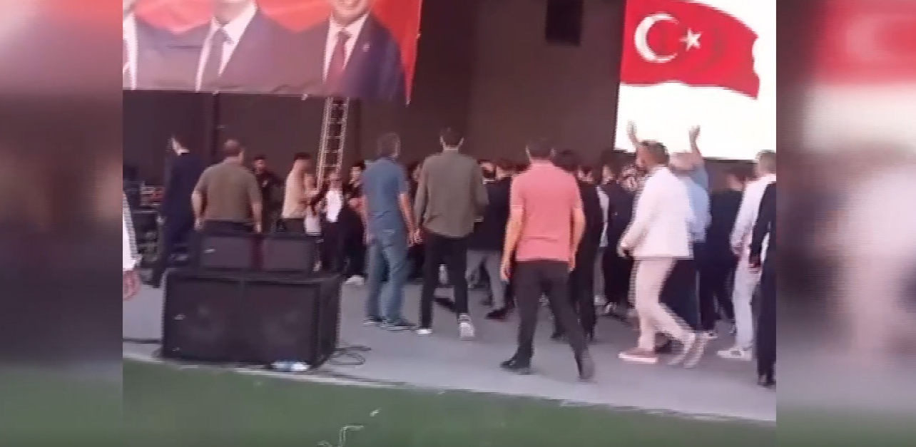 CHP Esenyurt İlçe Kongresinde kavga - TIKLA& İZLE