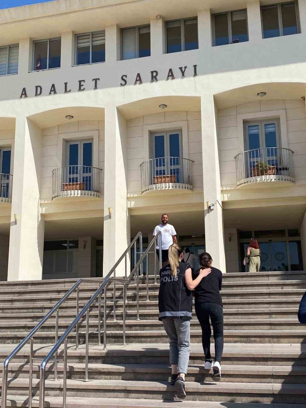 Otogarda uyuşturucuyla yakalandı