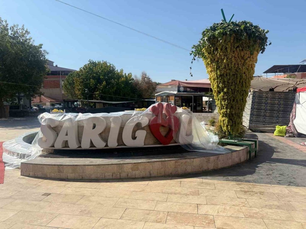 Dev üzüm salkımı festivale damga vurdu