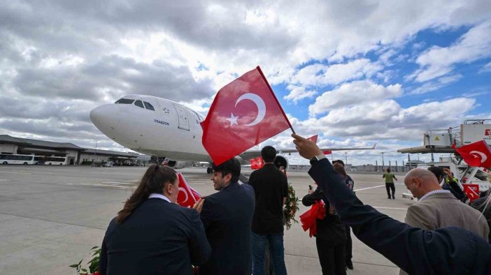 THY pilotundan A Millilere anons sürprizi: "Gönüllerin şampiyonusunuz"