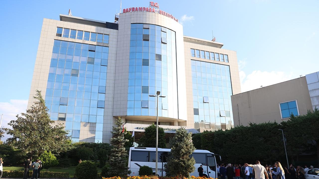 CHP'li Bayrampaşa Belediye Meclis Üyesi istifa etti