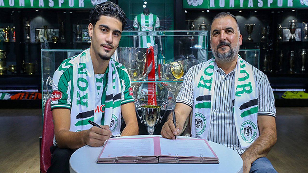 Konyaspor'dan genç oyuncusu için imza töreni