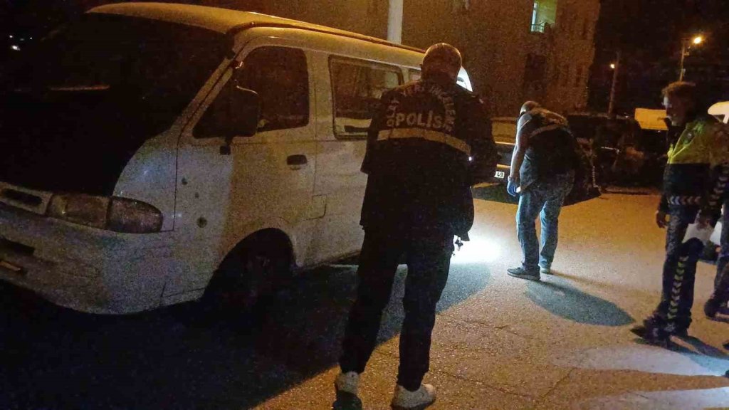 İhtara uymadı, birde  polis memuruna çarptı