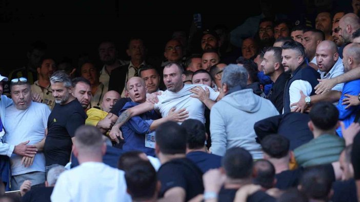 Fenerbahçe başkanlık seçiminde tribünlerde gerginlik
