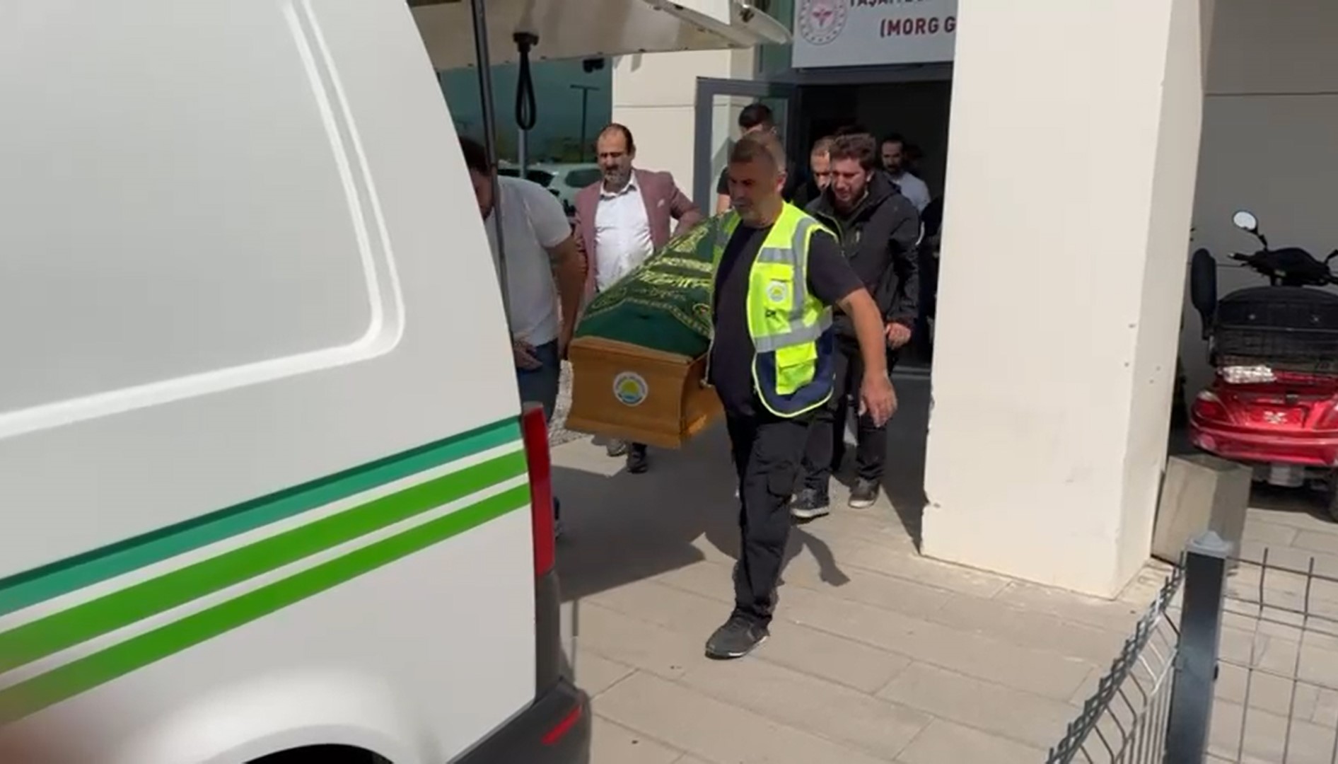 Güllü son yolculuğuna uğurlanıyor