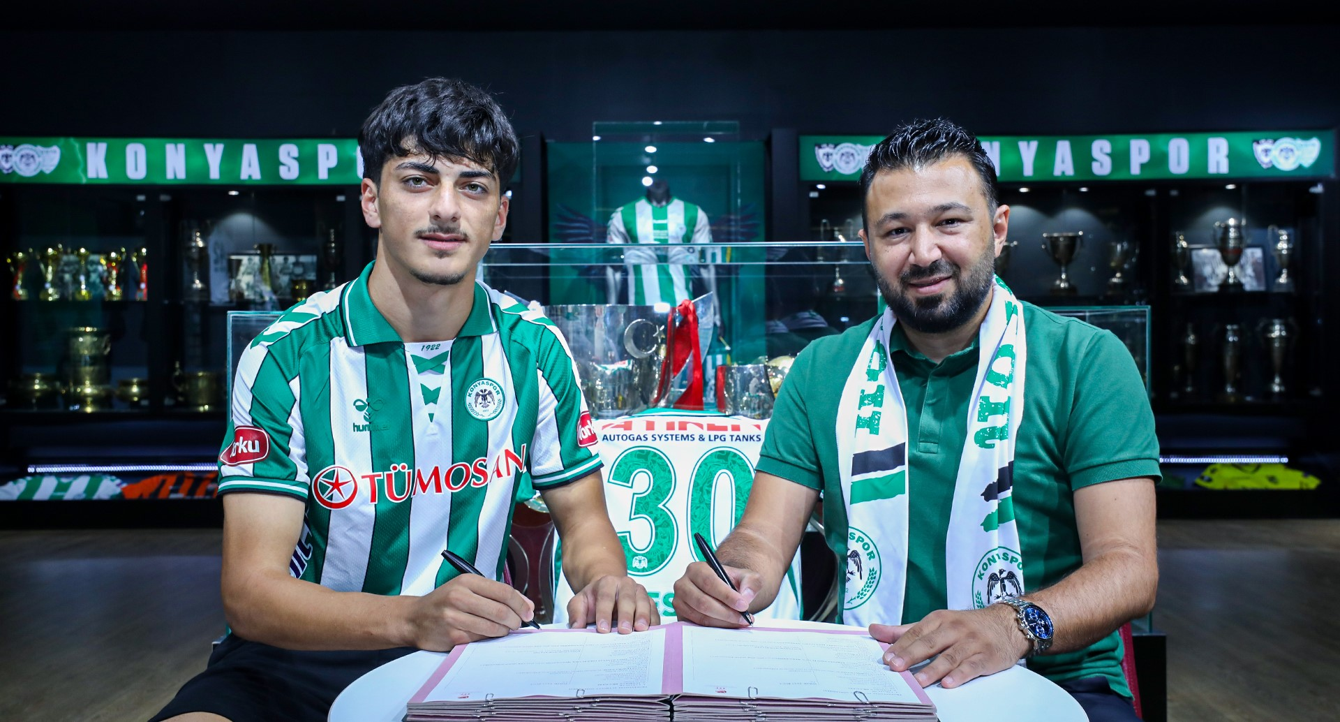 Konyaspor genç futbolcu ile 3 yıllık sözleşme imzaladı