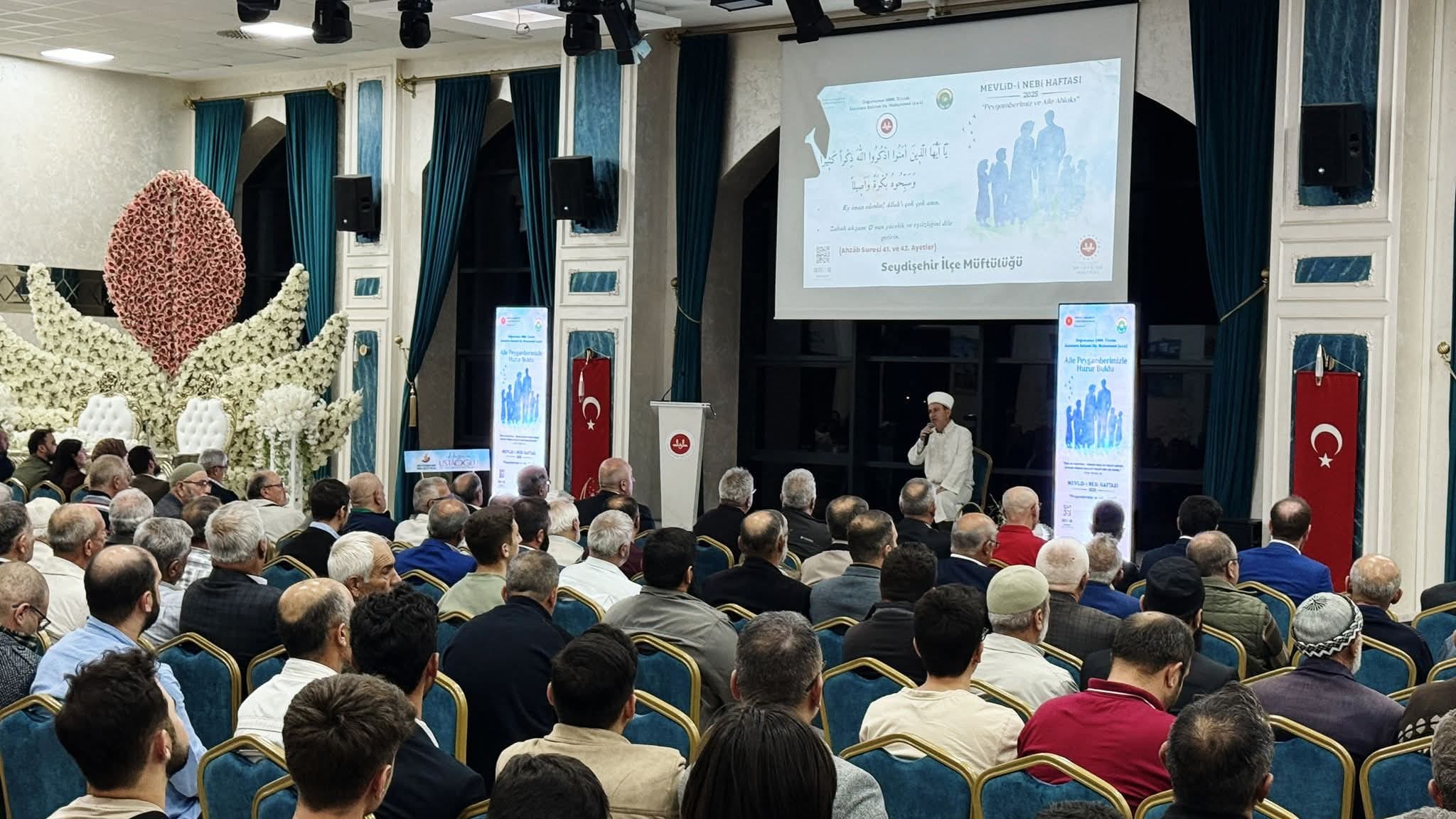 Konya'da "Peygamberimiz ve Aile Ahlakı" konulu konferans yapıldı