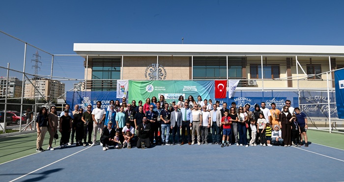 Selçuklu'daki tenis turnuvasında madalyalar sahiplerini buldu