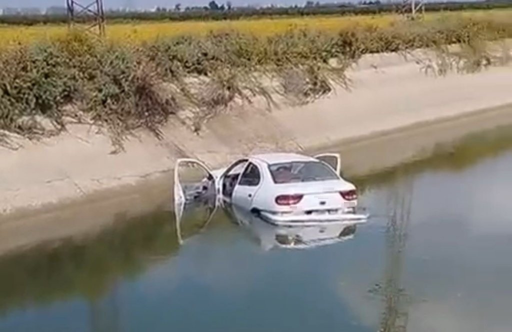 Adana’da otomobil sulama kanalına devrildi: 1 ölü, 2 yaralı