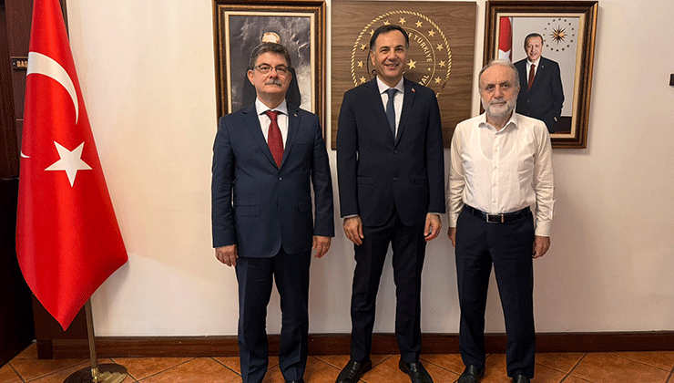 Konyalı profesöre önemli görev!