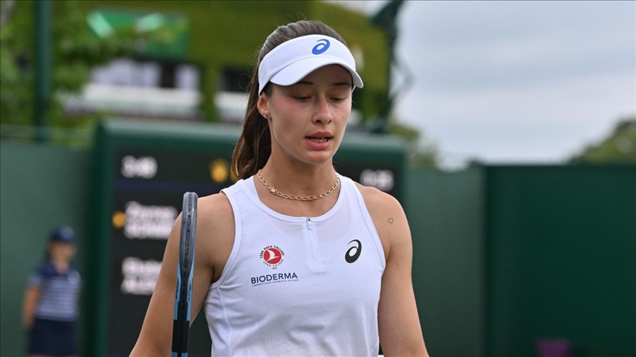 Zeynep Sönmez'den erken veda