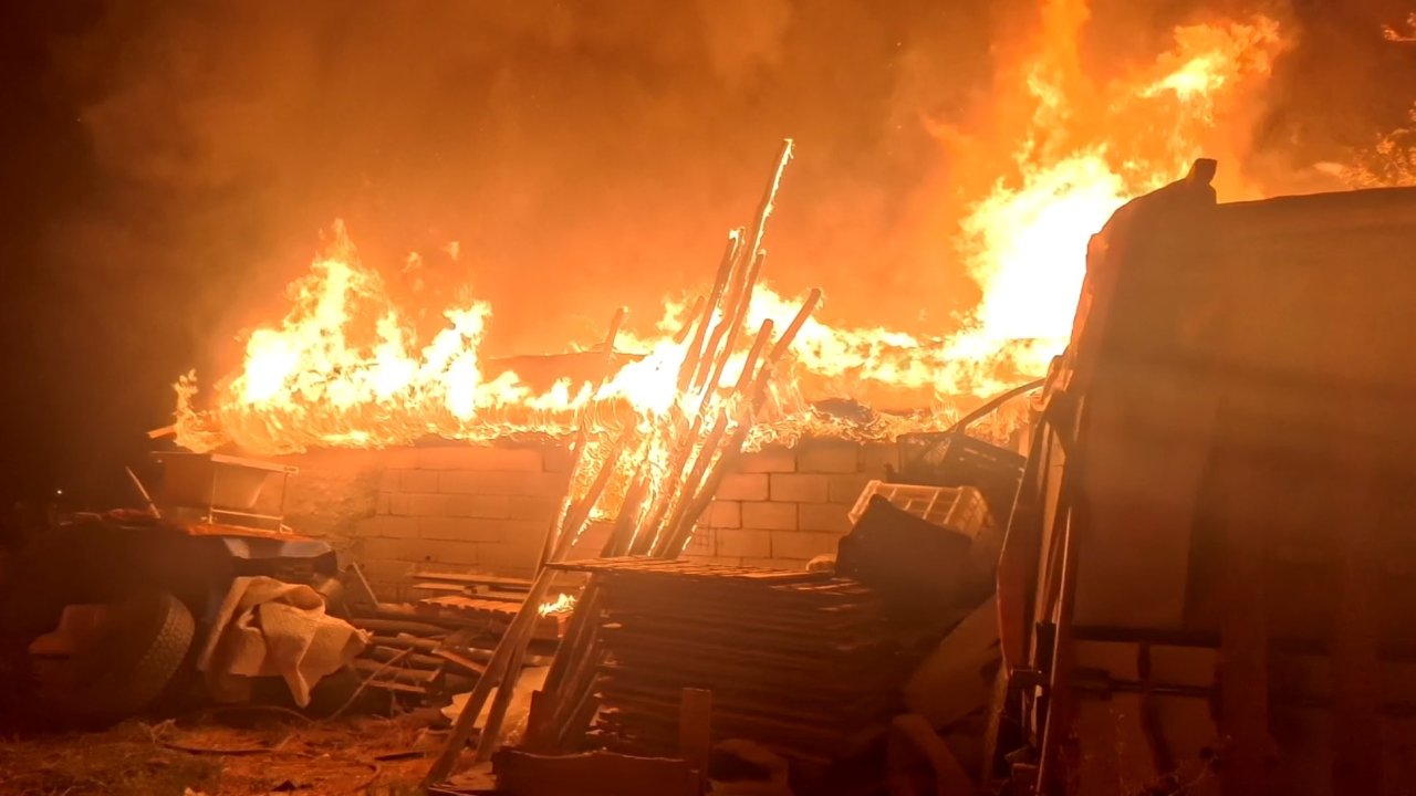 Ekmek yapayım derken evi alev topuna çevirdi