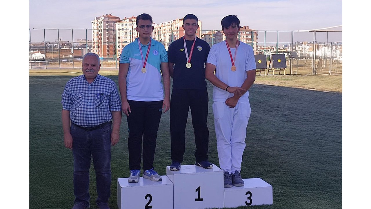 Büyükşehirli okçular madalyaları topladı