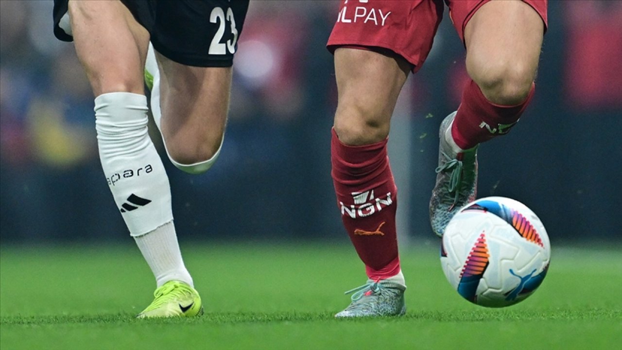 20 futbolcu ilk derbisine çıkacak