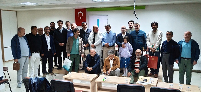 Mahalle Mektebi dergisi üyeleri Salı Sohbetleri'nin konuğu oldu