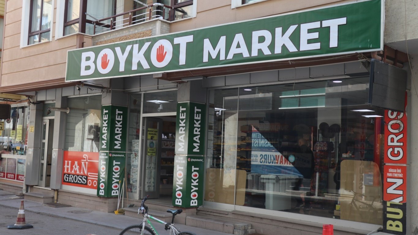 İsrail ürünlerini raflardan indirdi, marketin adını değiştirdi!