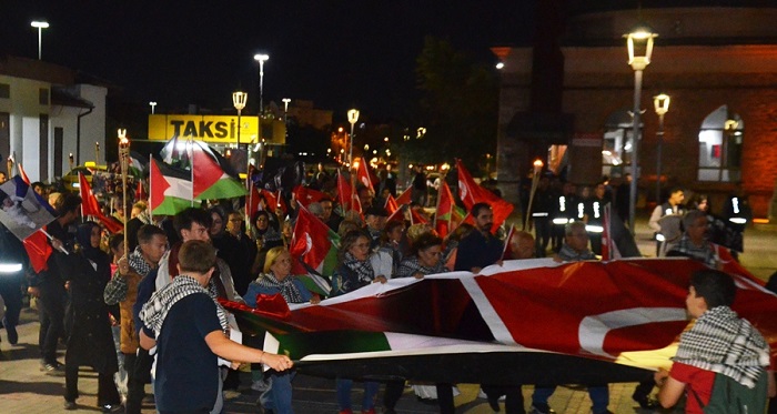 CHP Konya İl Gençlik Kolları'ndan meşaleli Filistin yürüyüşü