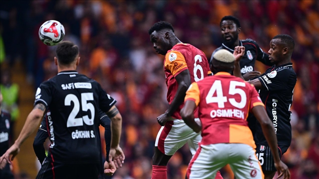 Galatasaray  10 kişide mağlup olmadı