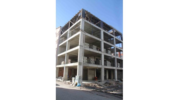 Konya’da inşaatın 3. katından düşen işçi yaralandı