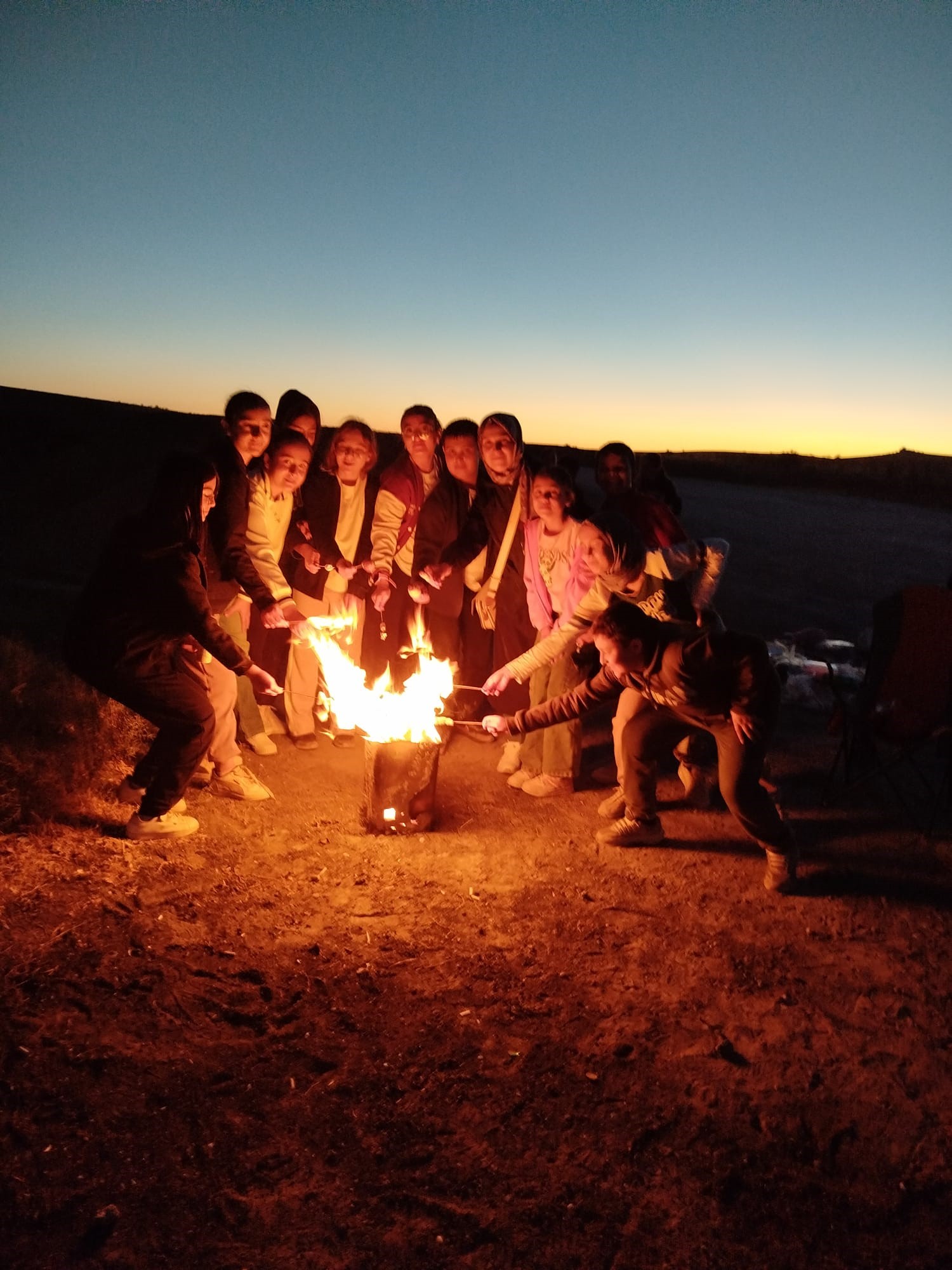 Konya'da ortaokul öğrencileri Meke Gölü’nde Ay ve Satürn’ü gözlemledi