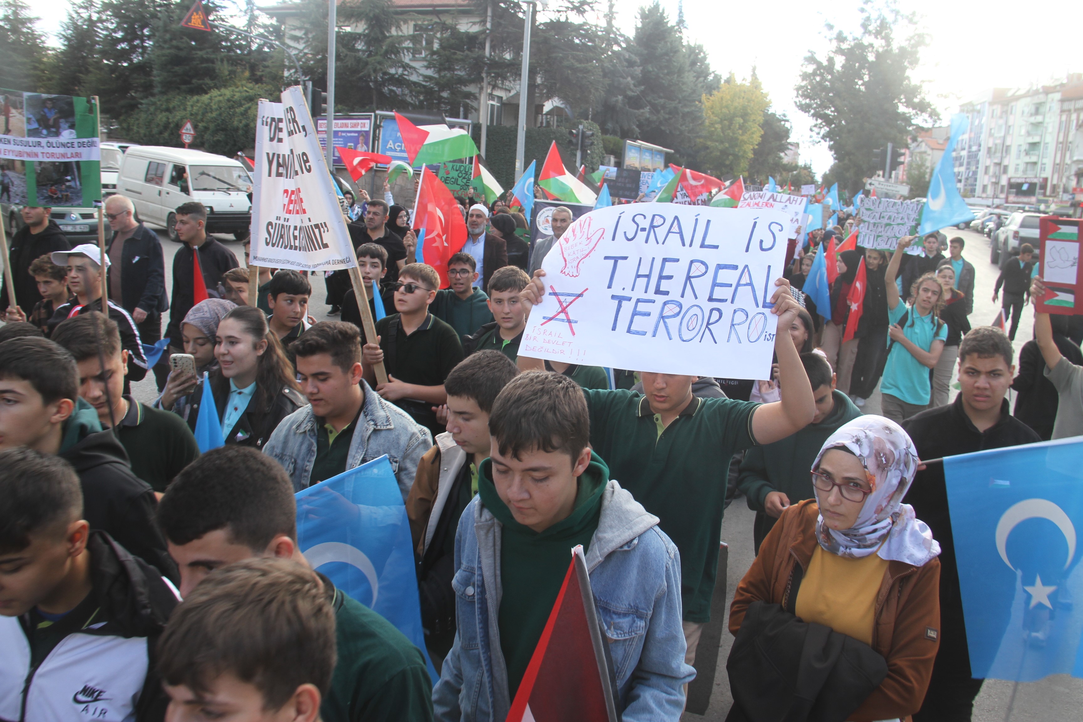 Beyşehir’de öğrenciler "Soykırıma dur" dedi