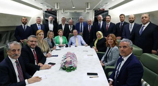 Cumhurbaşkanı Erdoğan’la aynı karede! Gülşah Alkoçlar Azerbaycan temasında