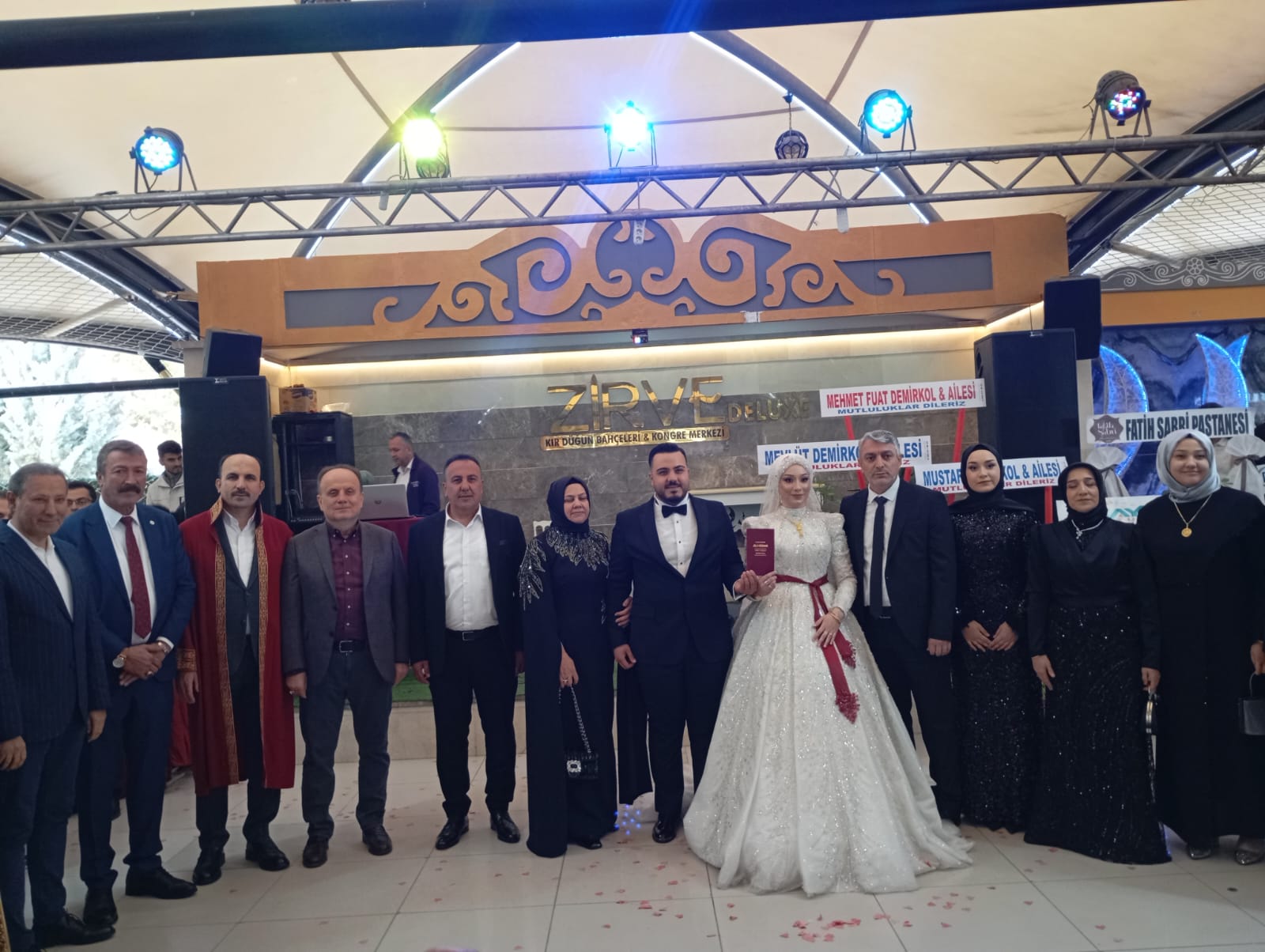 Konya esnafını buluşturan düğün