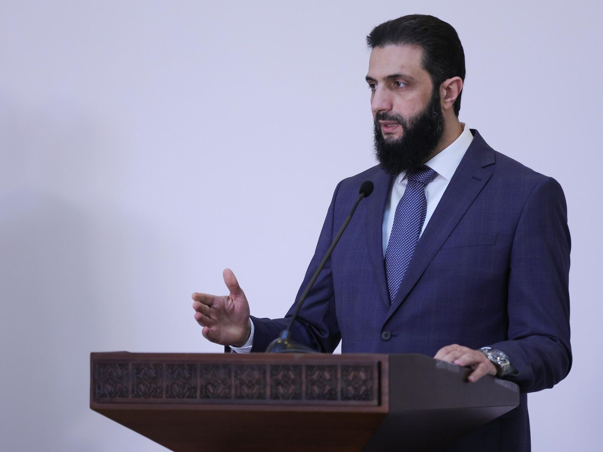 Ahmed Şara'nın saati sosyal medyayı salladı!