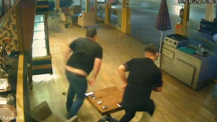 Pastaneye atılan pimi çekilmemiş bombanın yeni görüntüleri ortaya çıktı