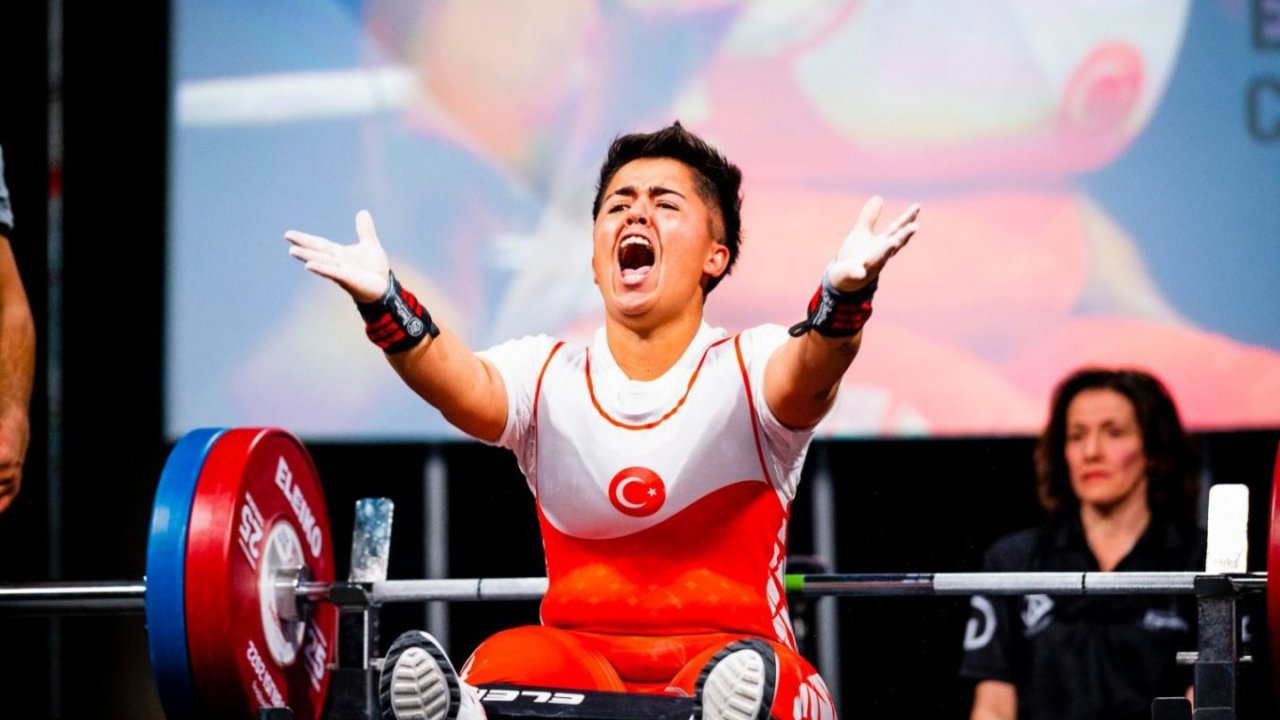 Besra Duman, dünya ikincisi oldu