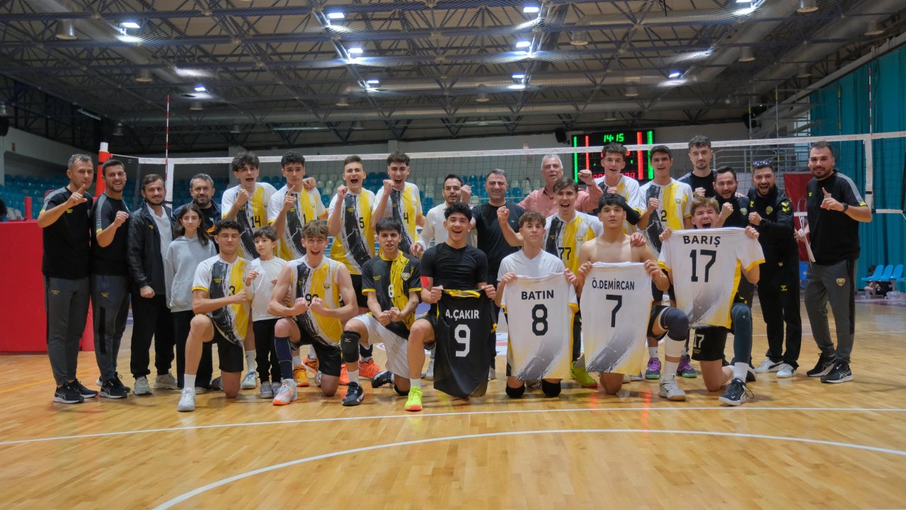 Büyükşehir voleybolda güzel başladı