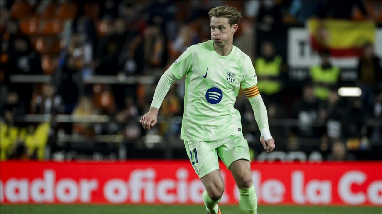 Barcelona'dan Jong kararı