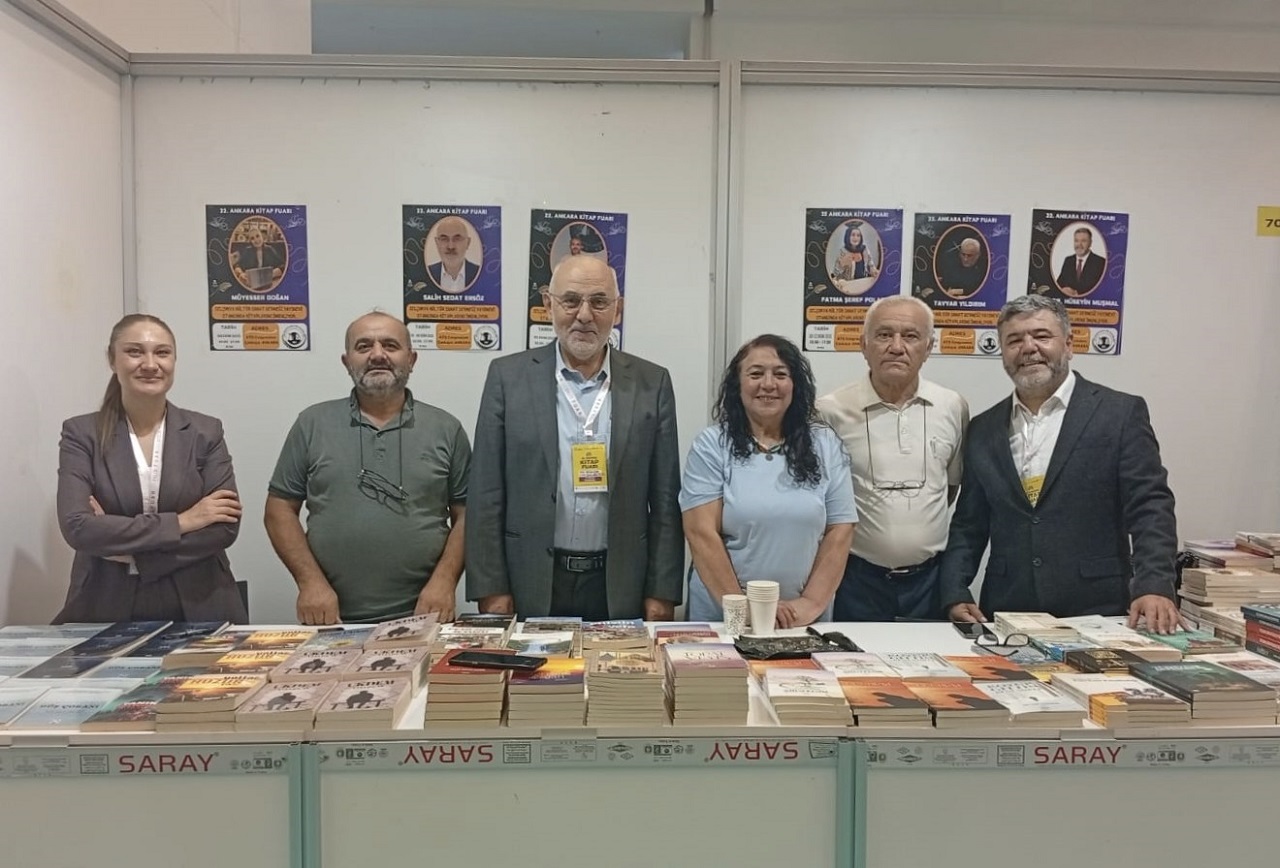 Selçukya 42 yazarla Ankara Kitap Fuarında Konya'yı temsil etti