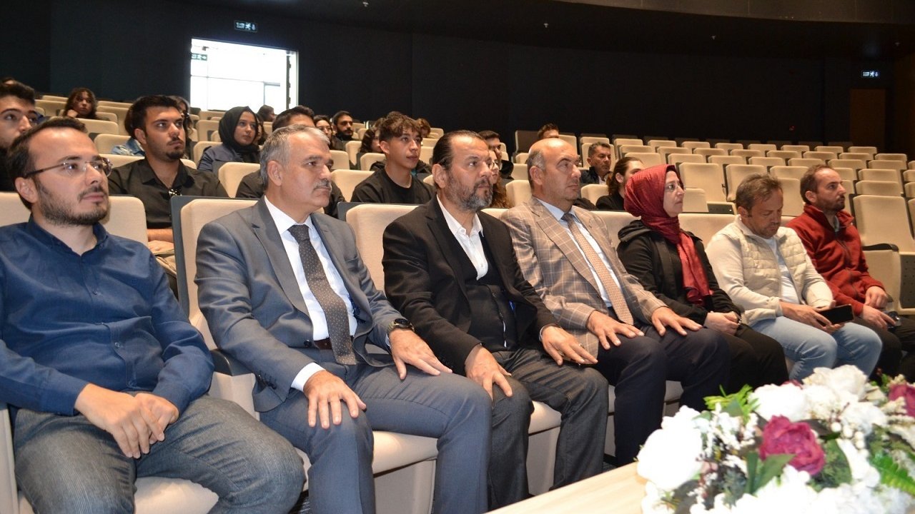 NEÜ'de enerji verimliliği söyleşisi düzenlendi