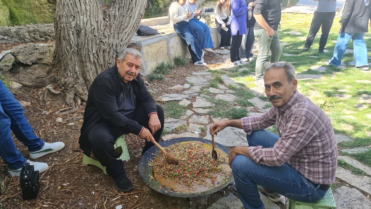 NEÜ öğrencileri tanışma yemeğinde buluştu