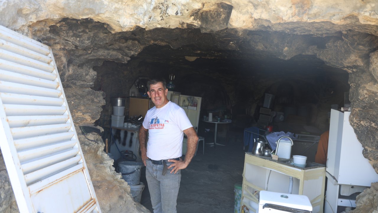 Depremden sonra huzuru mağarada bulmuştu, mağarayı boşaltacak