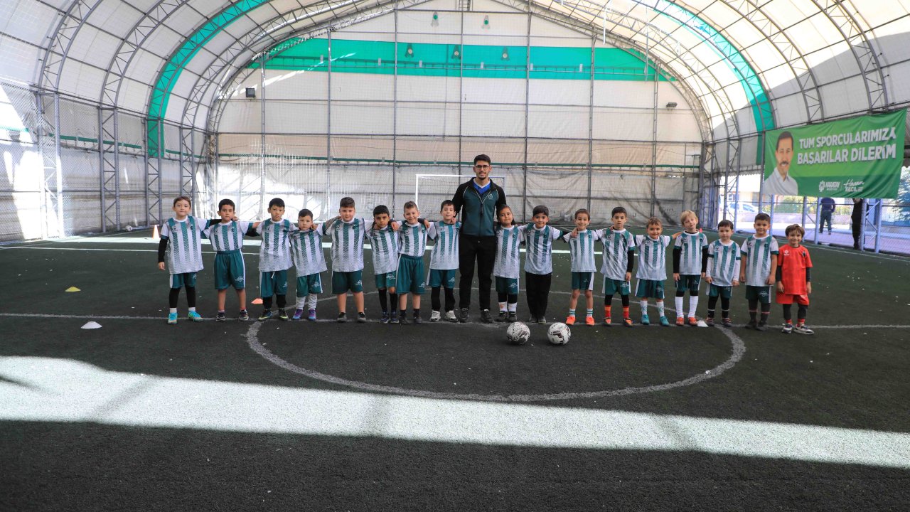 Karatay'da kış spor okullarında eğitimler sürüyor