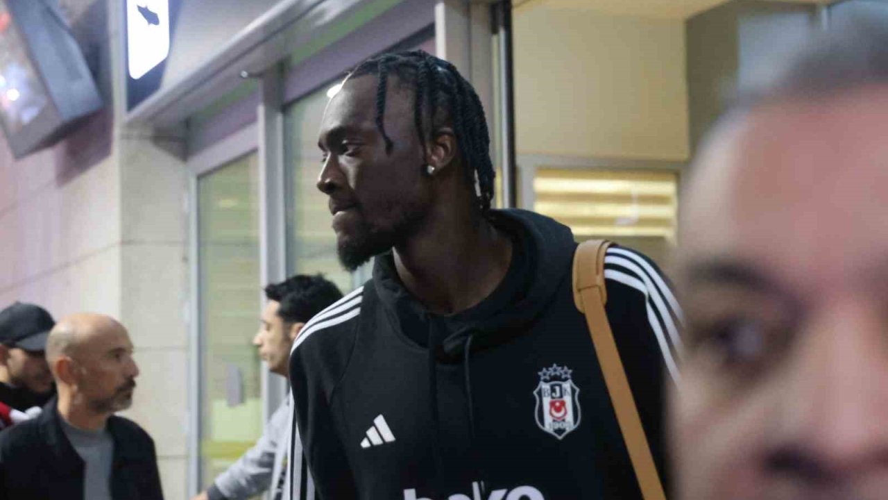 Beşiktaş kafilesi Konya’ya geldi! En çok tezahüratı o futbolcu aldı
