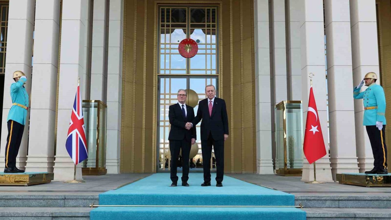 Cumhurbaşkanı Erdoğan İngiltere Başbakanı Starmer’i resmi törenle karşıladı