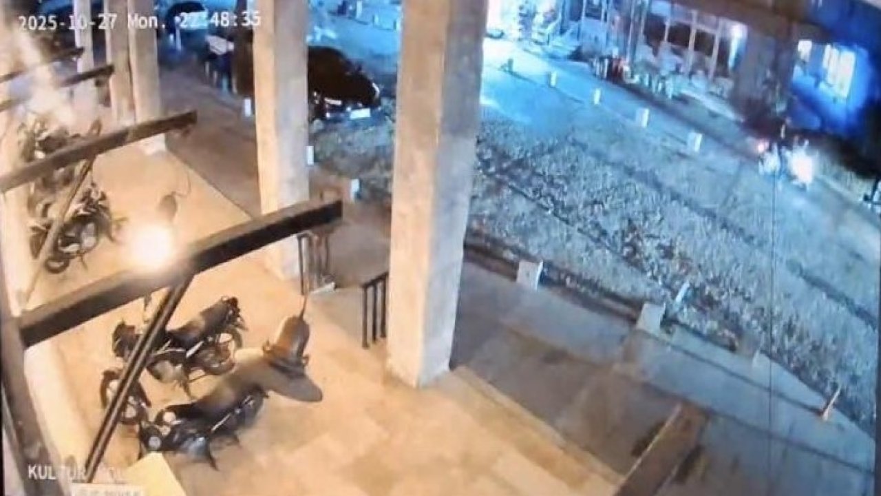 Balıkesir'de deprem anı! Anbean 6.1 kaydedildi