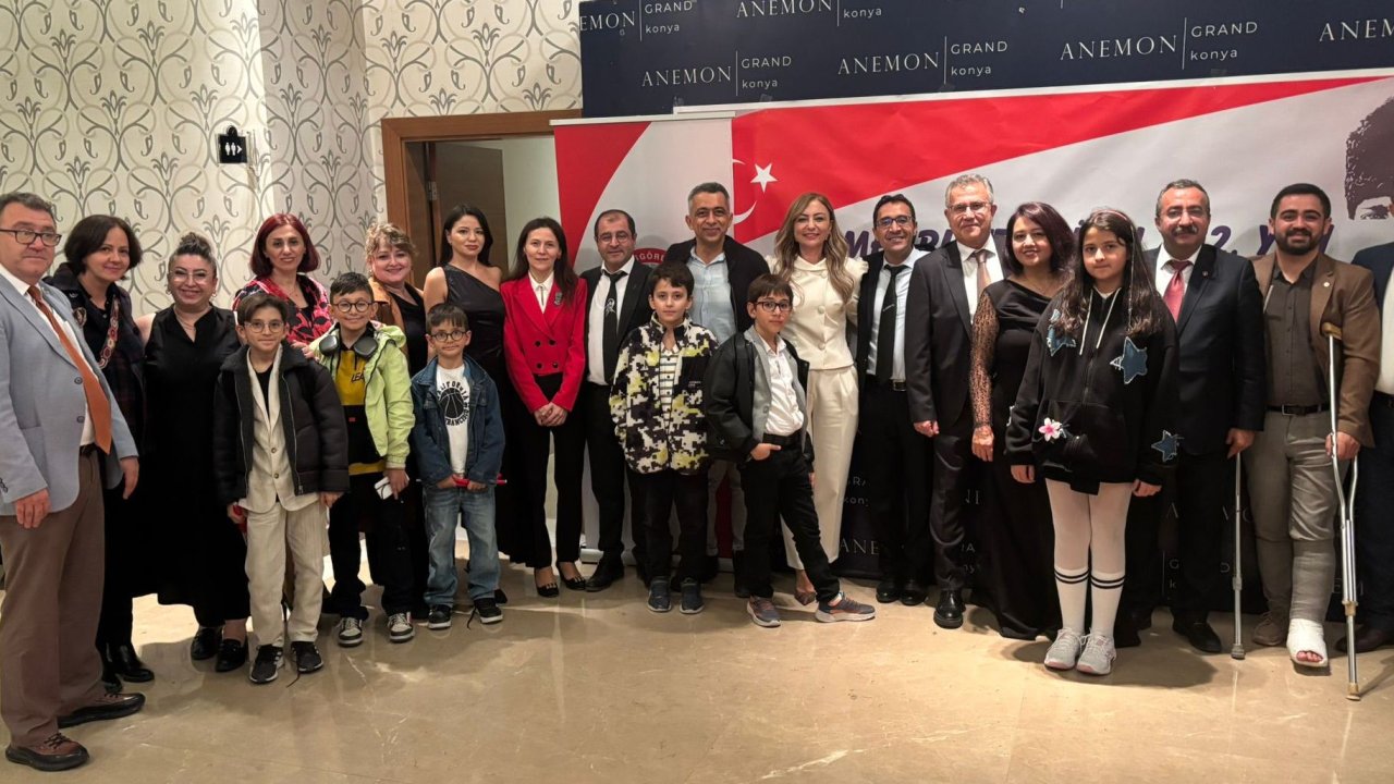 Eğitim-İş’ten,  coşkulu Cumhuriyet Bayramı kutlaması